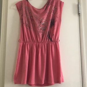 A pink top size M
